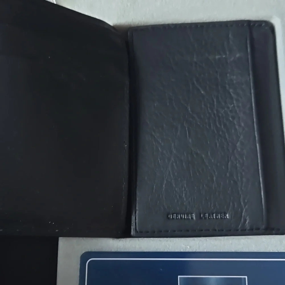 Dockers Black Umbrella and Tri-Fold Black Leather Wallet Set - NEW